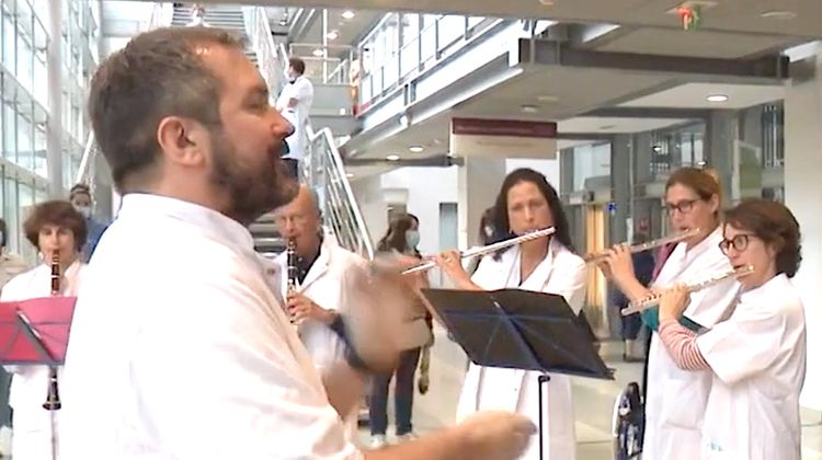 BLUES BLANCHES - Concert au cœur de l’hôpital de Bayonne : que du bonheur !